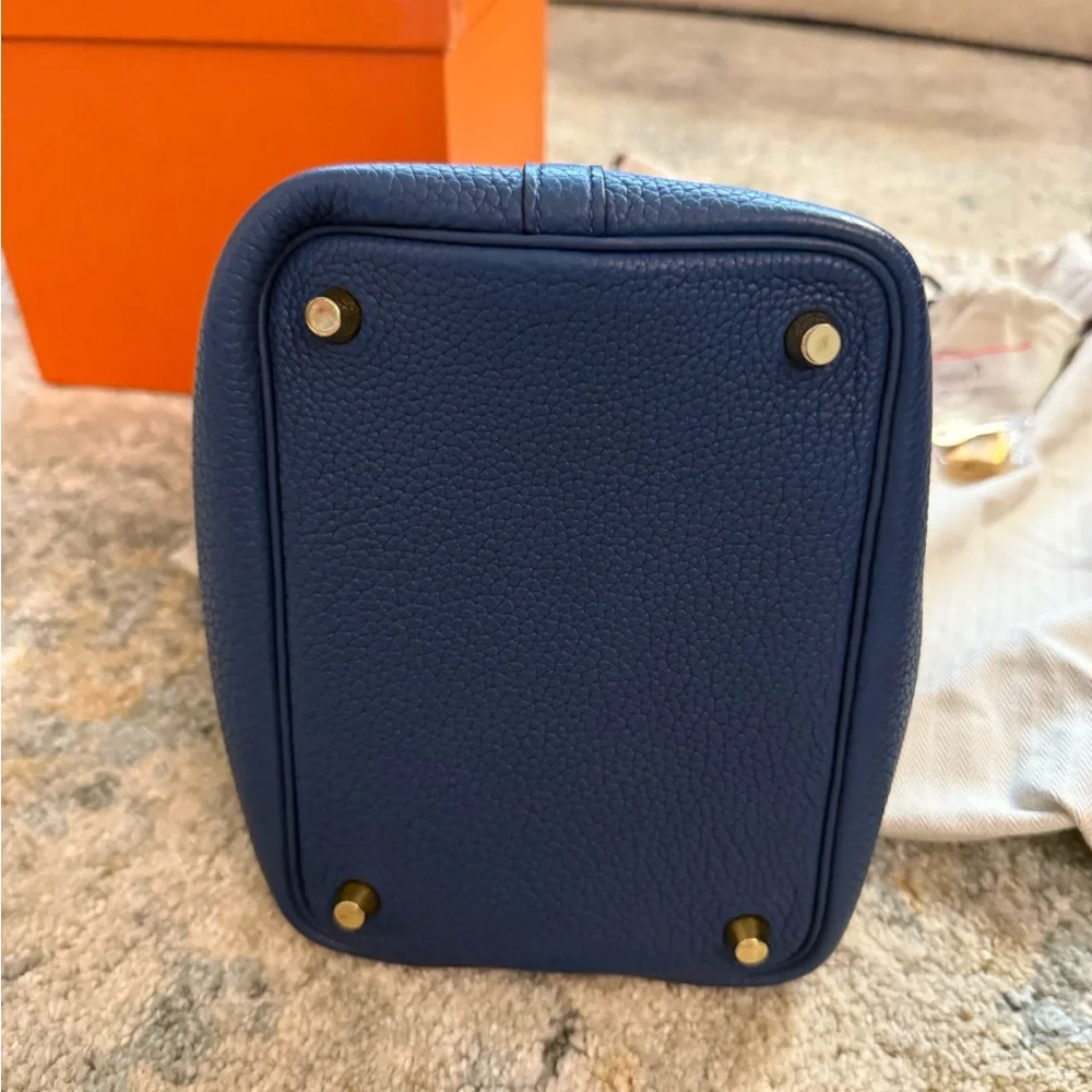 Hermes Taurillon Maurice Picotin Lock 18 PM Deep Blue in Excellent Condition! - Picture 2 of 3